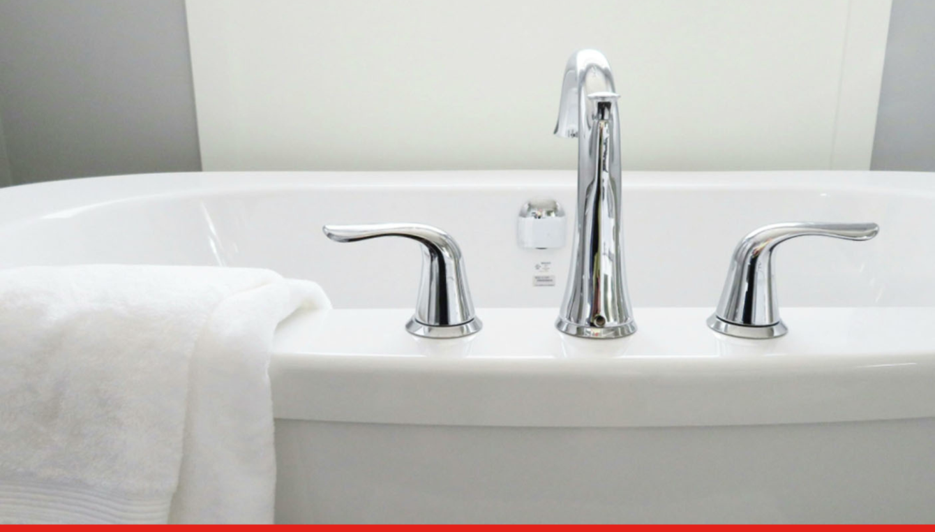 Astuces efficaces pour nettoyer vos robinets et éviers