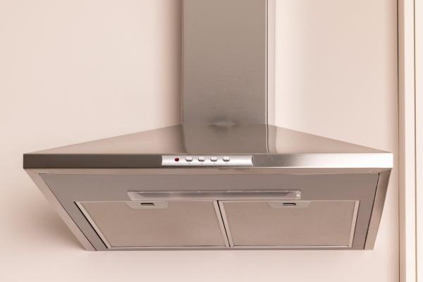 Limpieza eficaz de la campana extractora: elimina la grasa con vapor y sin químicos