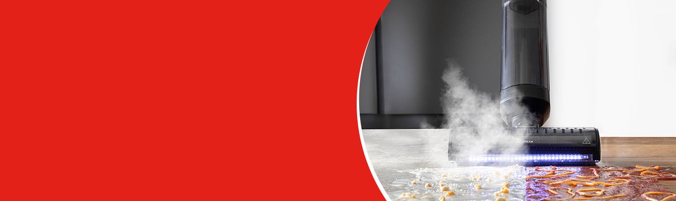 the image shows a vacuum cleaner Polti that saniteses with steam a floor